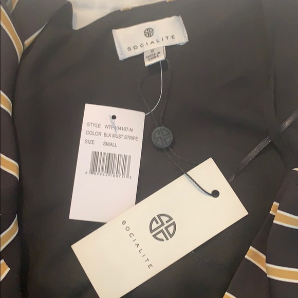 NWT Socialite V-Neck Camisole - Picture 8 of 10